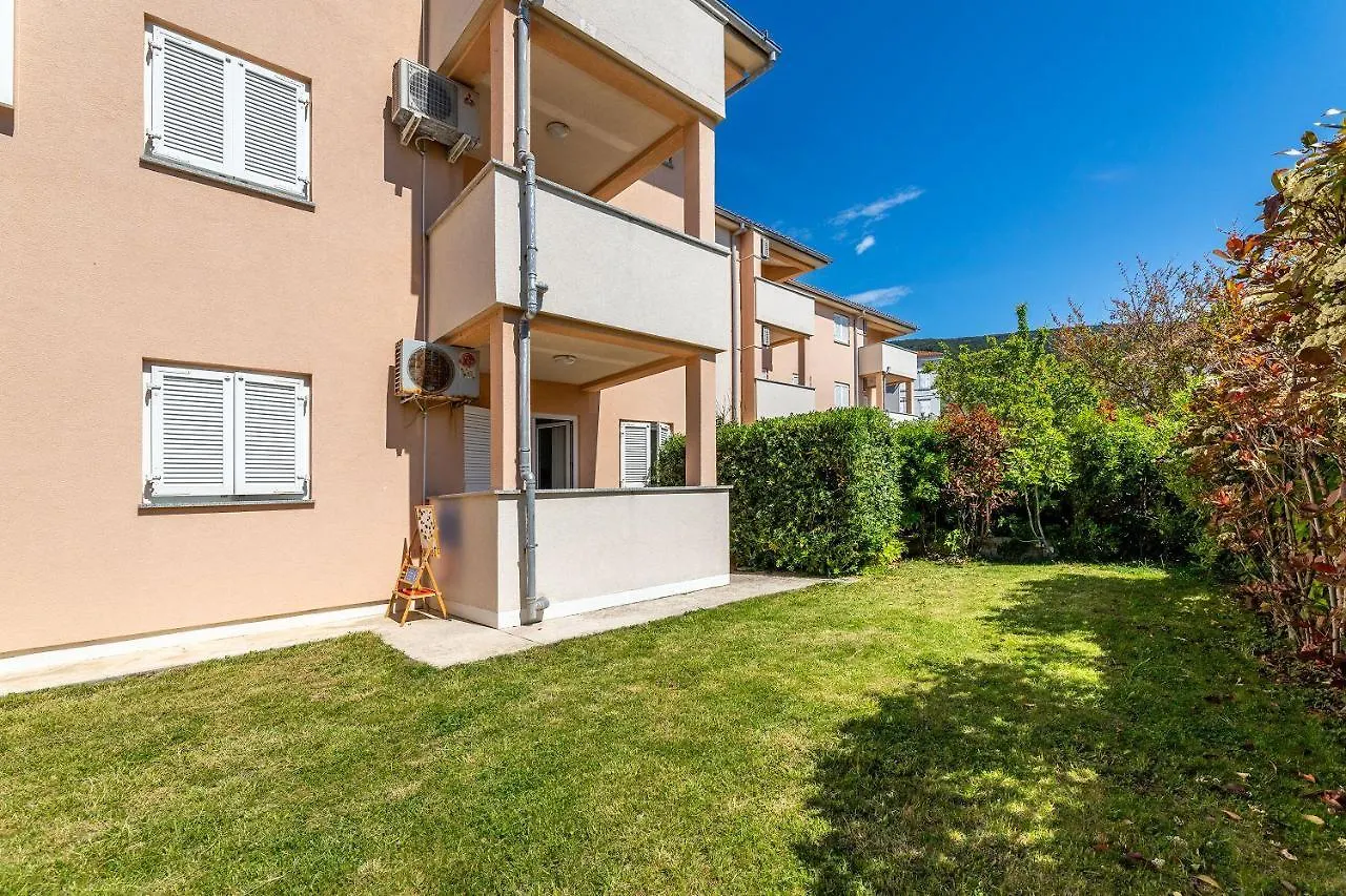 200 Meter Zum Strand Mit Klima, Wifi Baska  0*, Baska (Krk) Croatia