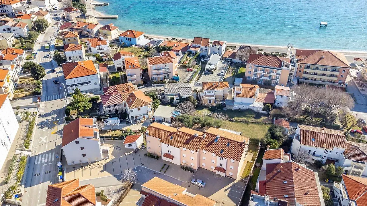 200 Meter Zum Strand Mit Klima, Wifi Baska