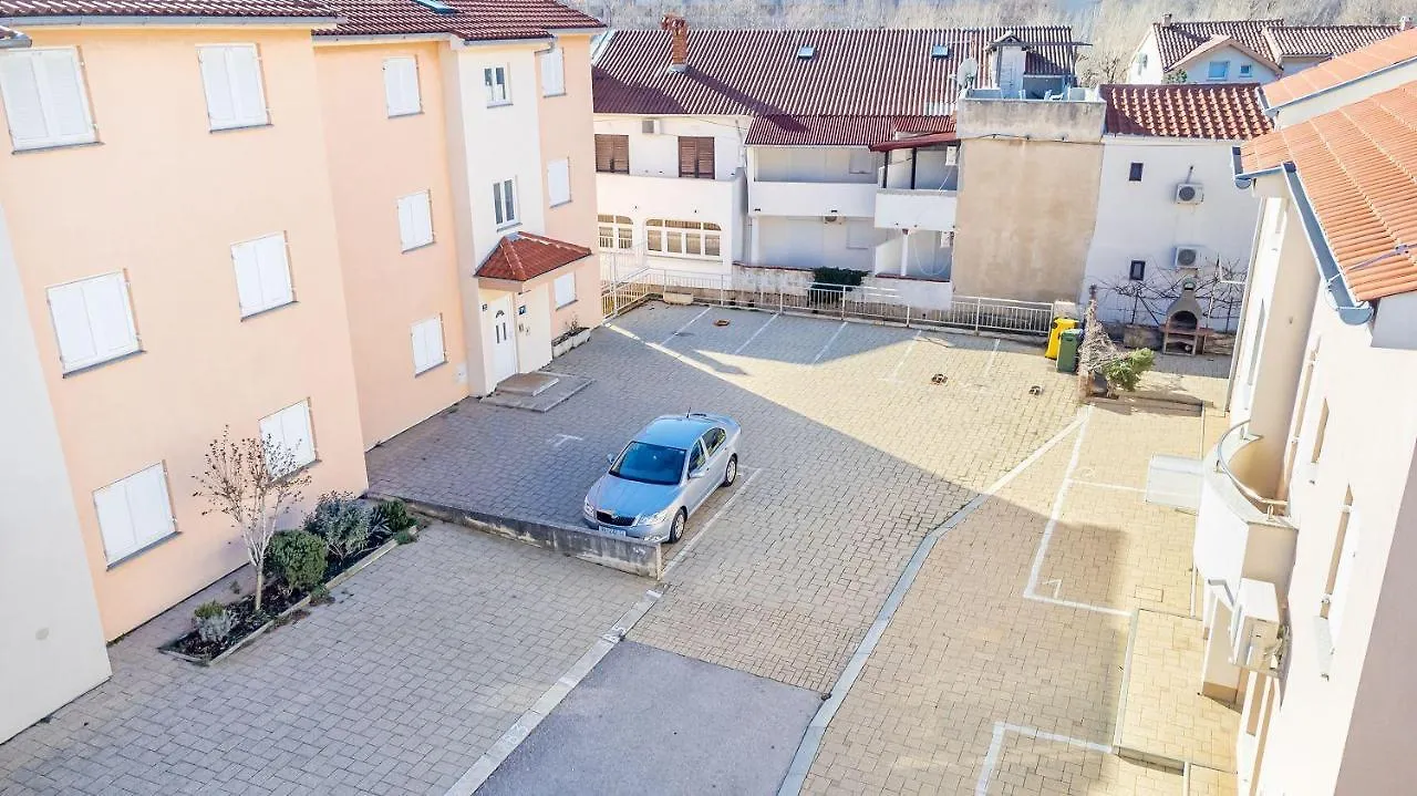 Apartment 200 Meter Zum Strand Mit Klima, Wifi Baska